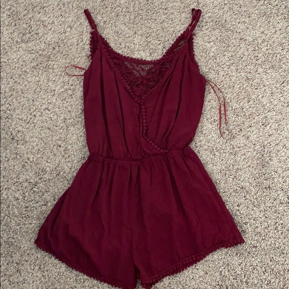 Lacey maroon romper - Picture 3 of 3